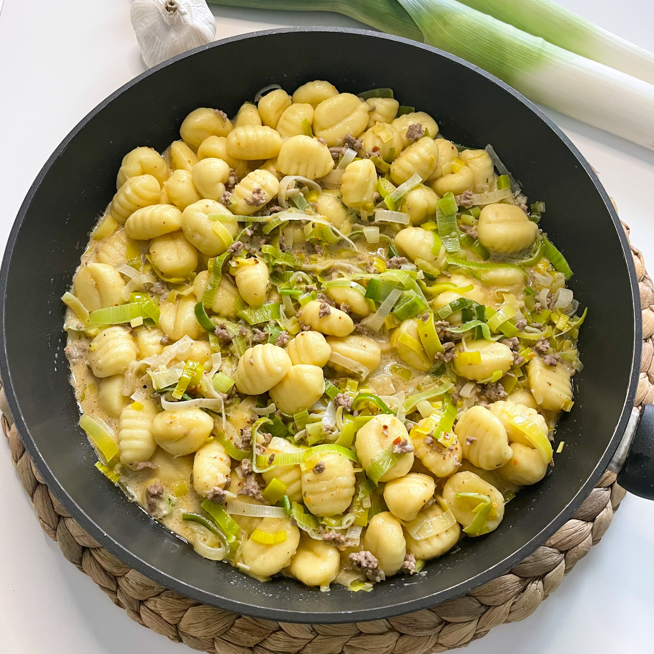 Gnocchi Lauch Pfanne mit Gehacktes - Paradieskueche