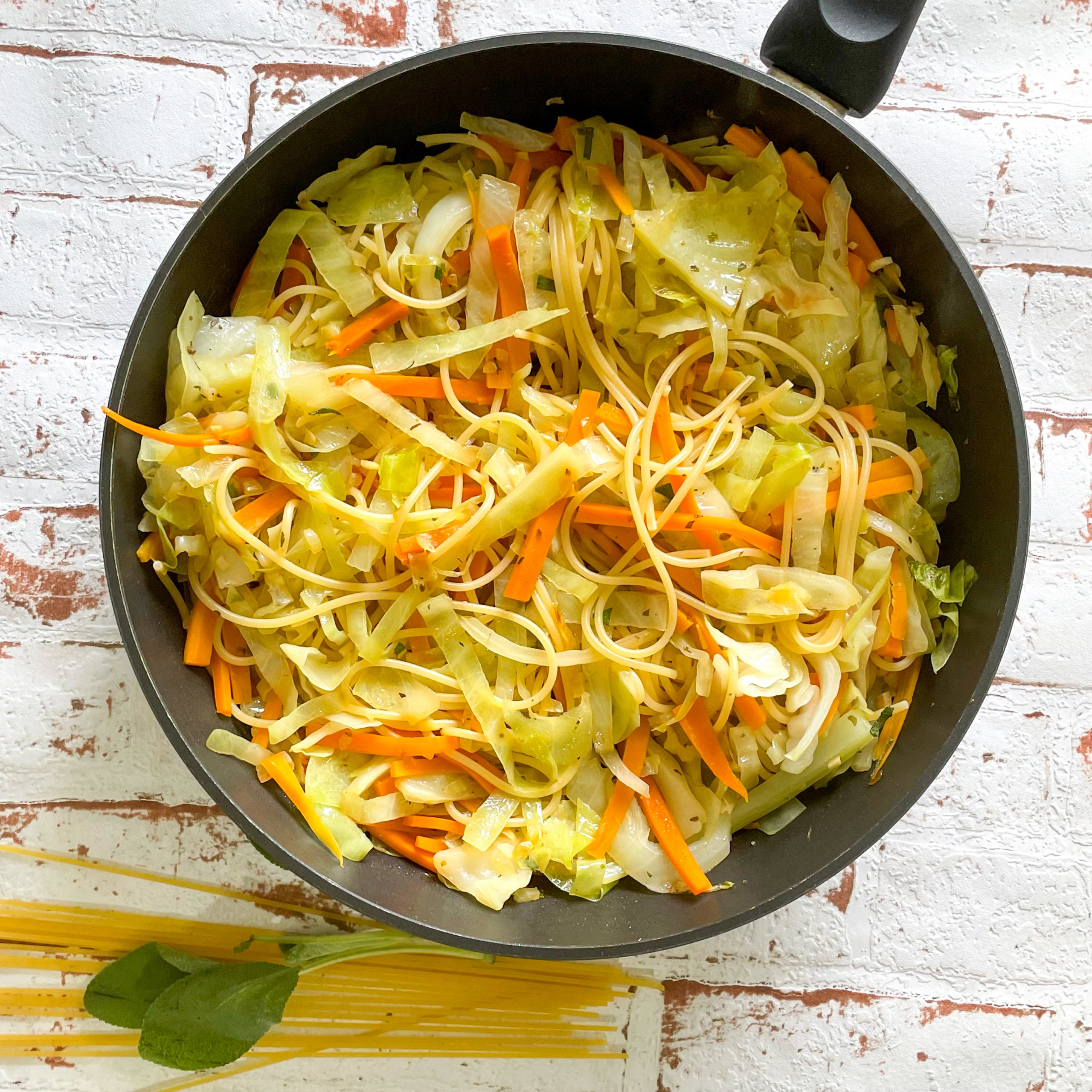 Pasta mit Weißkohl und Möhren - Paradieskueche