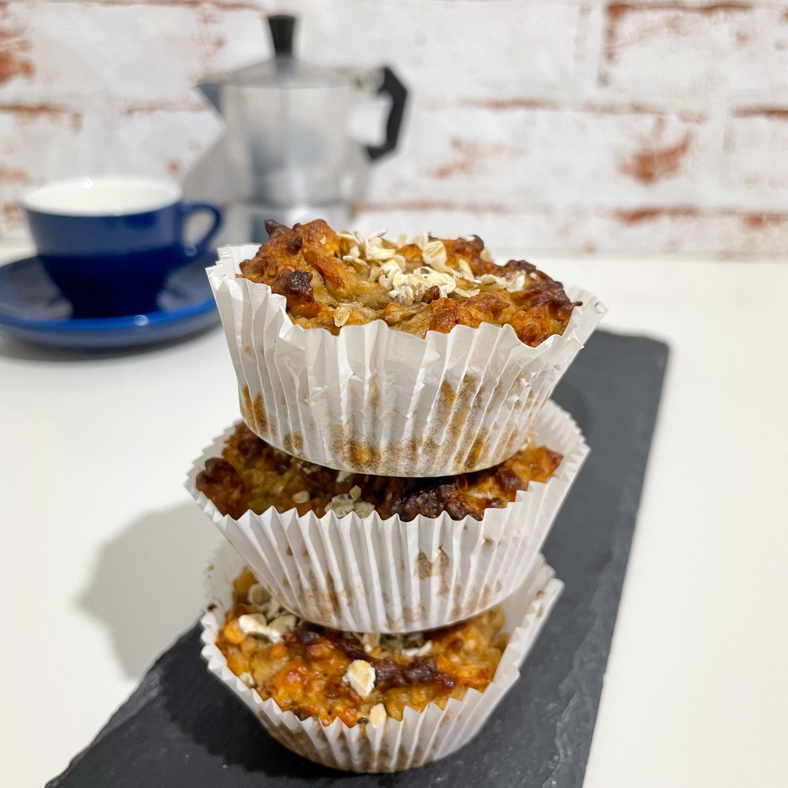 Haferflocken Muffins mit Banane und Erdnussbutter zum Frühstück