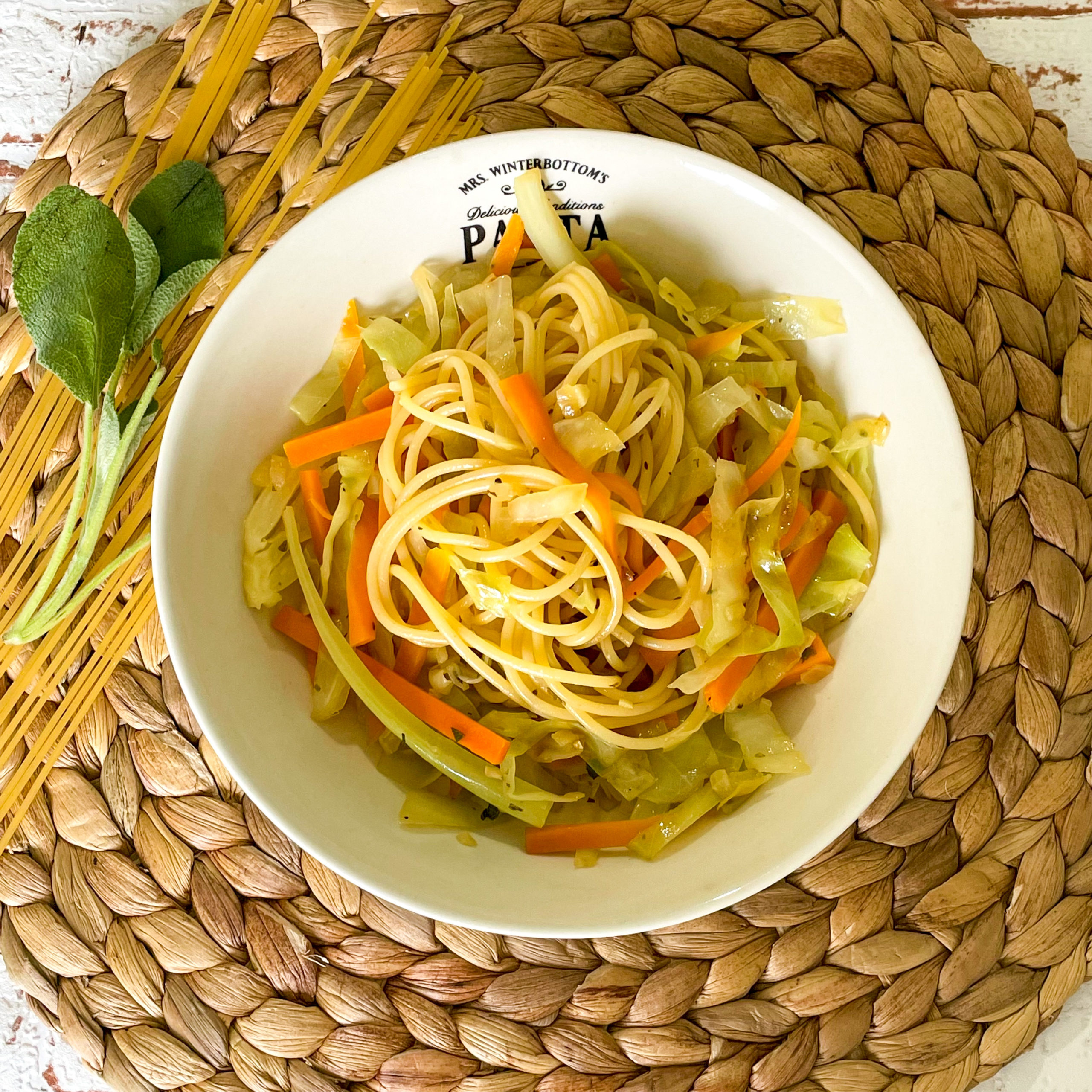 Pasta mit Weißkohl und Möhren - Paradieskueche