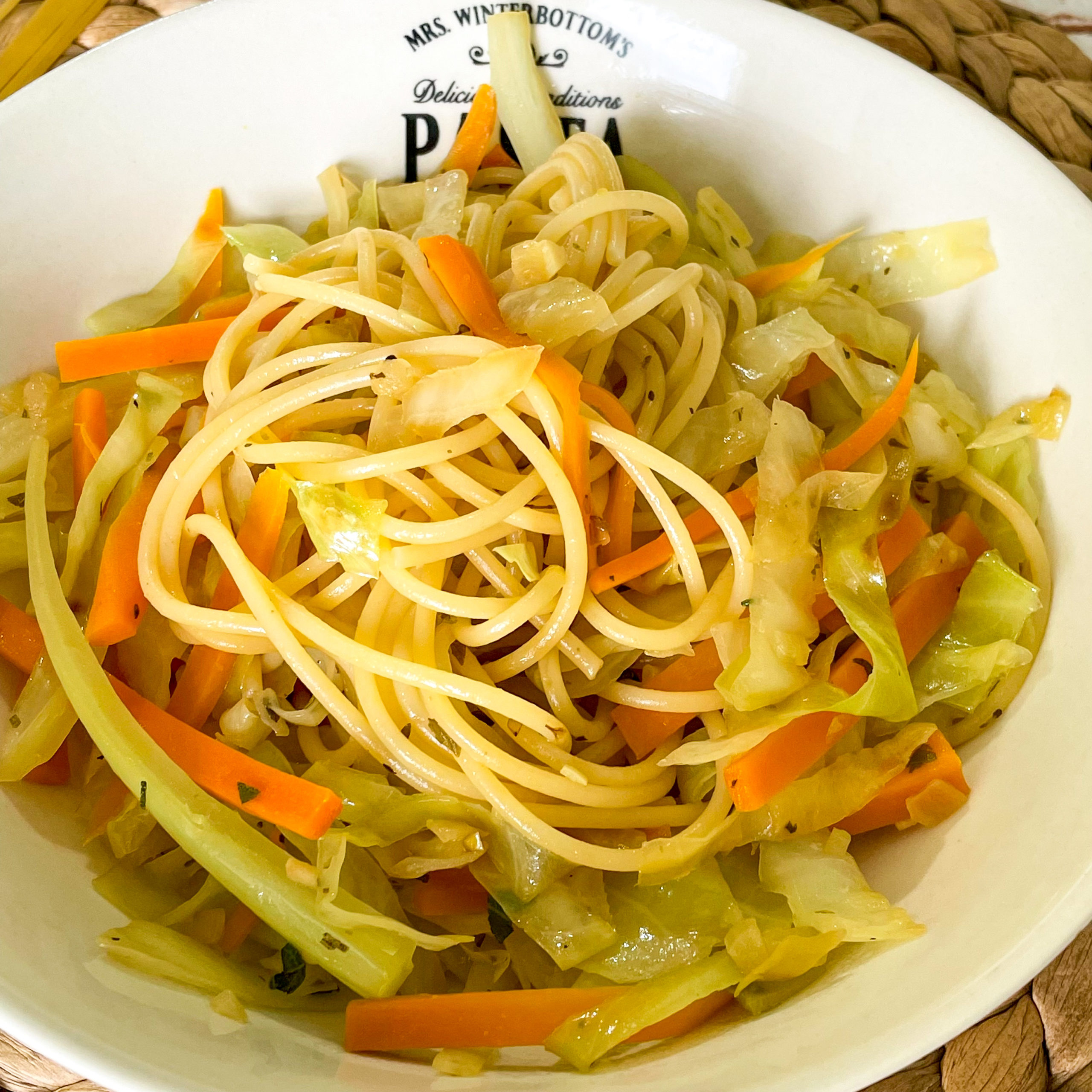 Pasta mit Weißkohl und Möhren - Paradieskueche