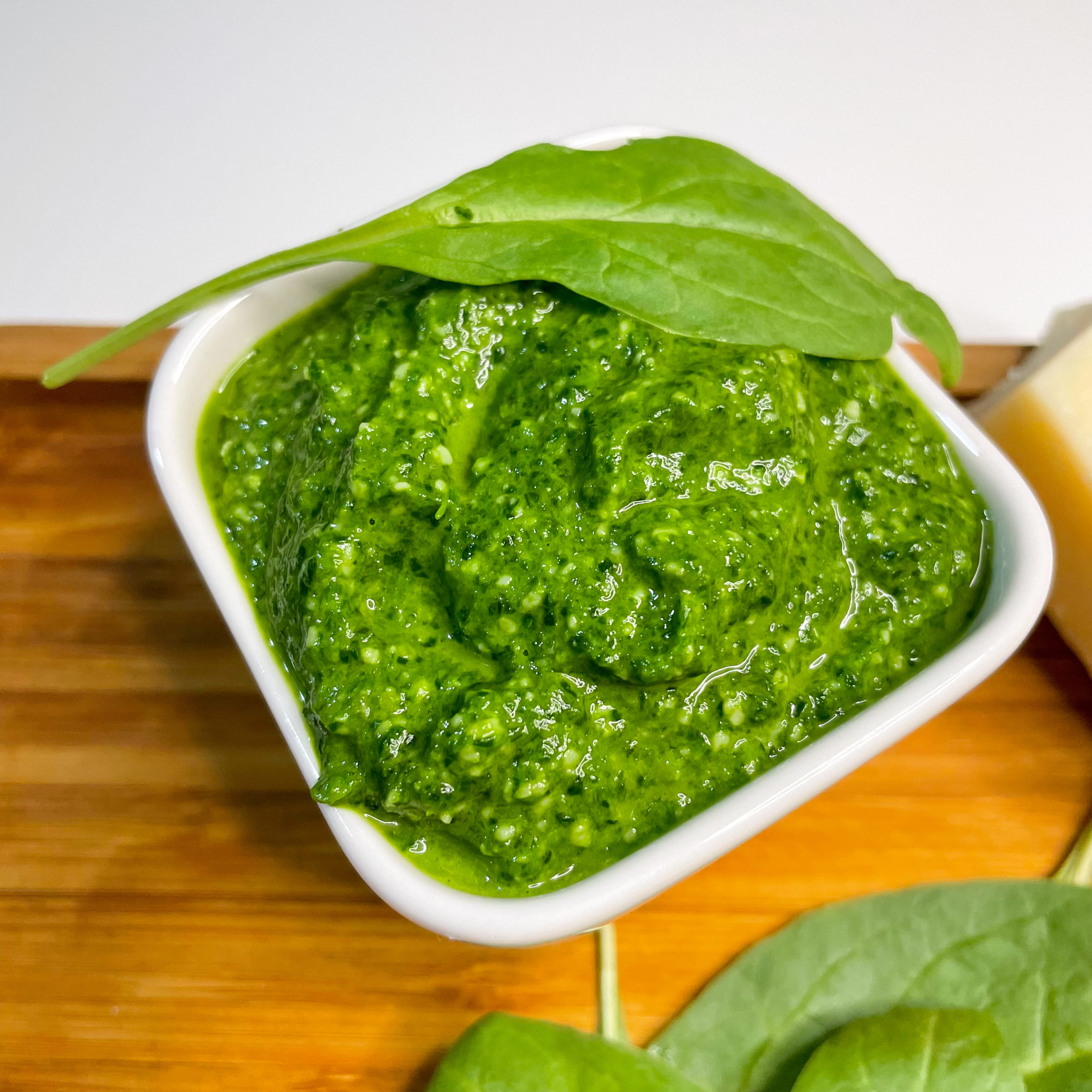 Spinat Pesto - einfach selber machen - Paradieskueche