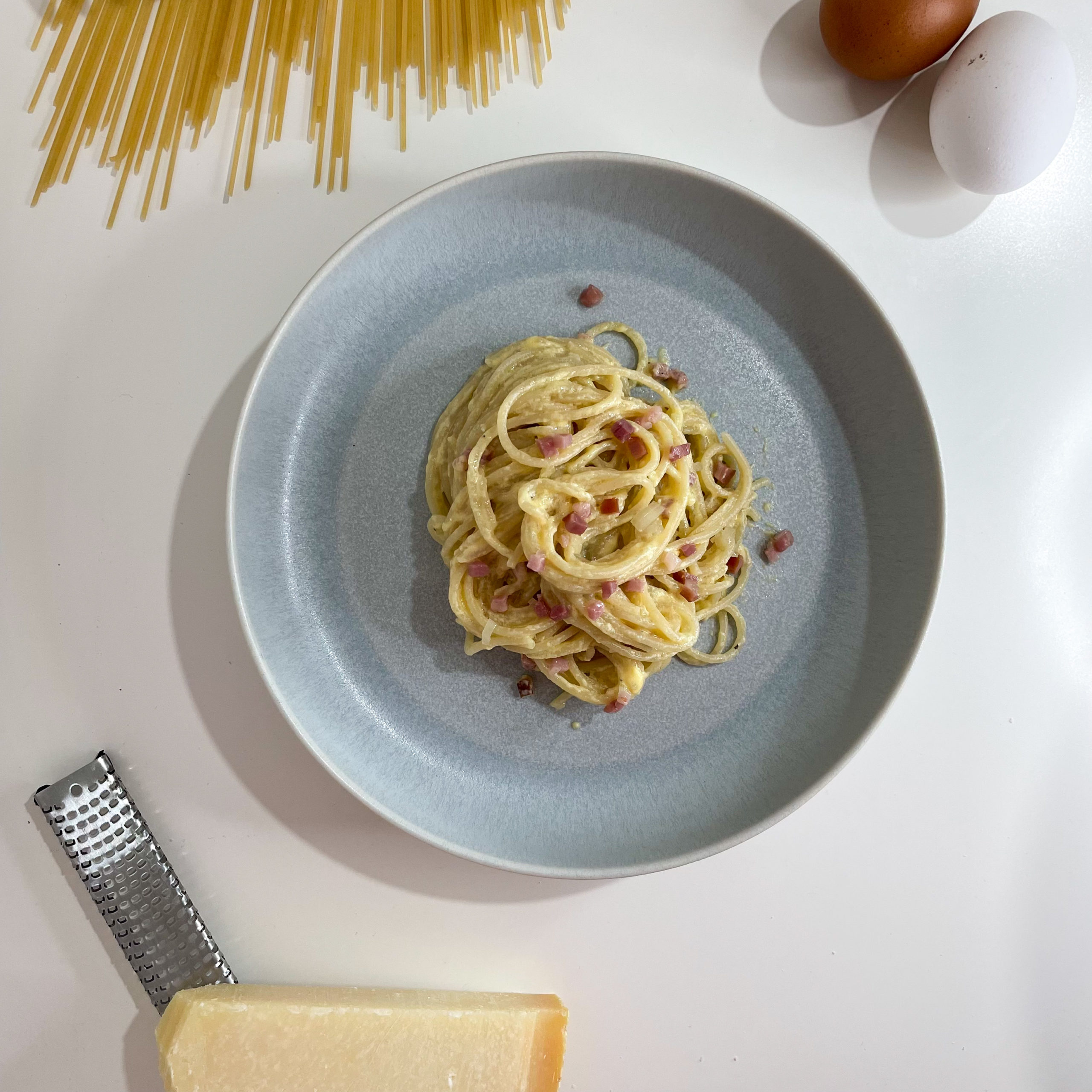 italienische Carbonara mit Ei und Speck ohne Sahne