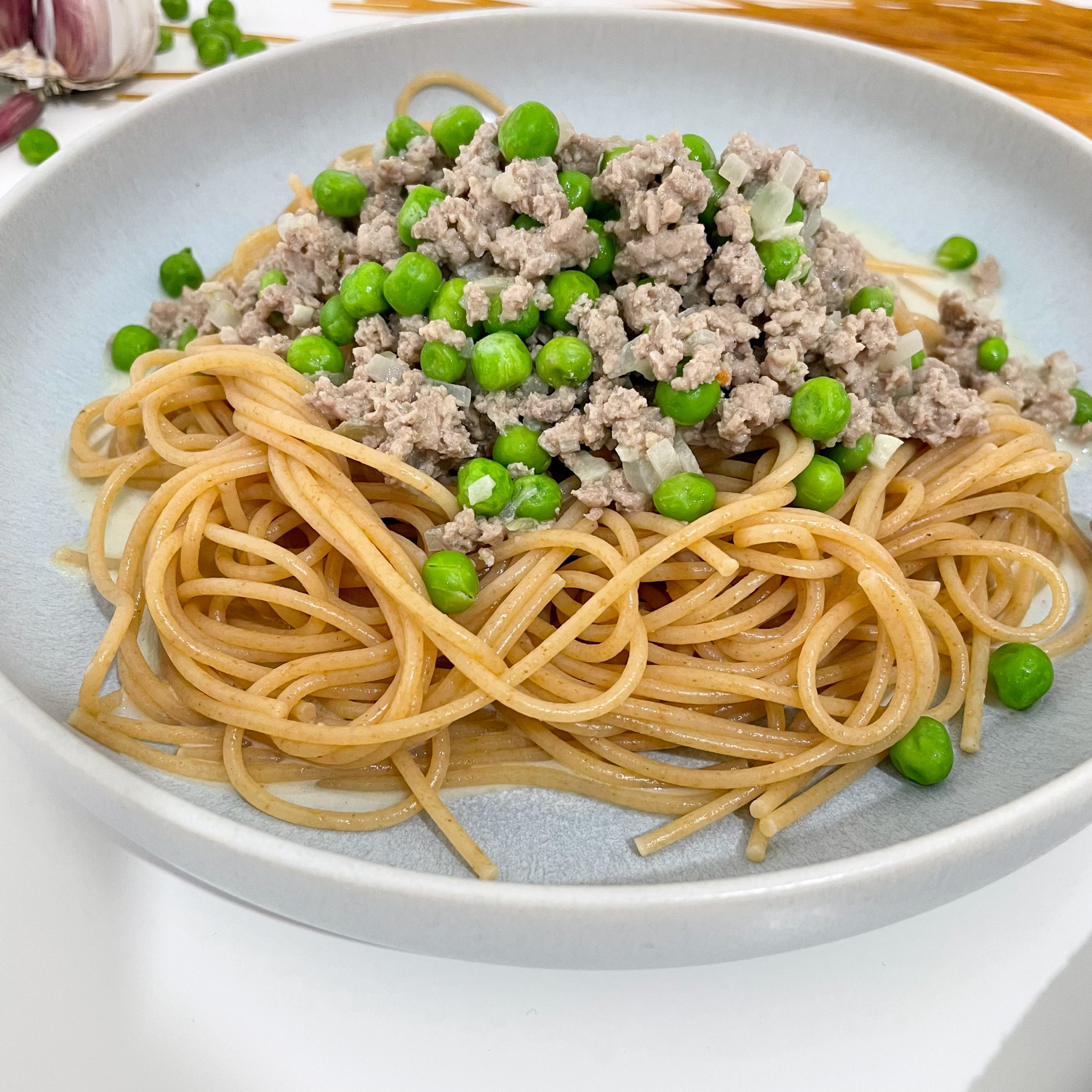 Frischkäse Soße mit Hackfleisch und Erbsen - Paradieskueche